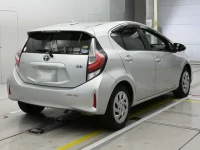 Toyota AQUA лот № 30024 оценка 3.5  с аукциона в Японии 1
