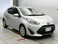 Toyota AQUA лот № 30024 оценка 3.5  с аукциона в Японии 4