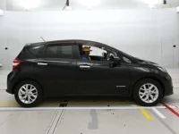 Nissan NOTE лот № 30025 оценка 4  с аукциона в Японии 2