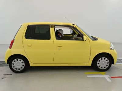 Daihatsu Esse