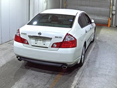 Nissan FUGA  с аукциона в Японии