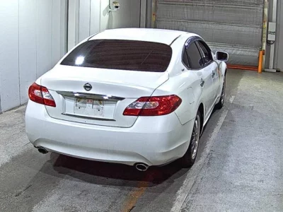 Nissan FUGA  с аукциона в Японии