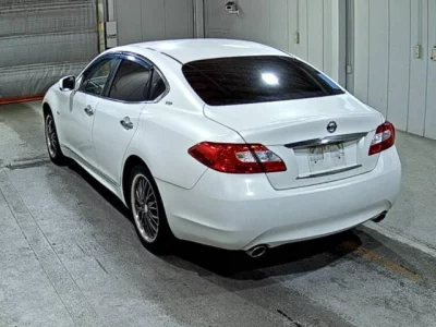 Nissan FUGA  с аукциона в Японии