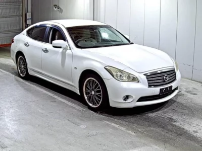 Nissan FUGA  с аукциона в Японии