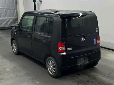 Toyota PIXIS SPACE  с аукциона в Японии