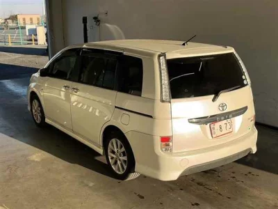 Toyota ISIS