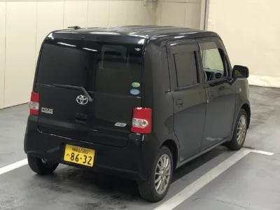 Toyota PIXIS SPACE  с аукциона в Японии