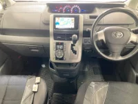Toyota VOXY лот № 3061 оценка 3.5  с аукциона в Японии 2