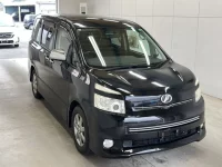 Toyota VOXY лот № 3061 оценка 3.5  с аукциона в Японии 3