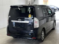 Toyota VOXY лот № 3061 оценка 3.5  с аукциона в Японии 1