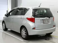 Toyota RACTIS лот № 30069 оценка 4  с аукциона в Японии 5