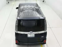 Toyota VOXY лот № 30067 оценка 4  с аукциона в Японии 7