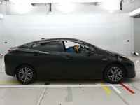 Toyota Prius лот № 30086 оценка 4  с аукциона в Японии 2