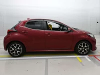 Toyota YARIS лот № 30083 оценка 4.5  с аукциона в Японии 2