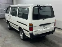 Toyota HIACE VAN лот № 85093 оценка 3.5  с аукциона в Японии 1