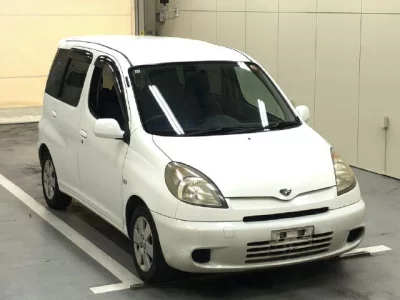Toyota FUNCARGO  с аукциона в Японии