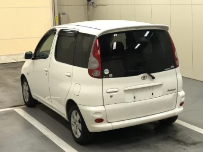 Toyota FUNCARGO  с аукциона в Японии