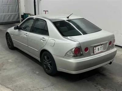 Toyota ALTEZZA  с аукциона в Японии