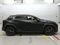 Lexus UX лот № 30095 оценка 4.5  с аукциона в Японии 2