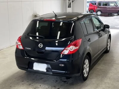 Nissan TIIDA