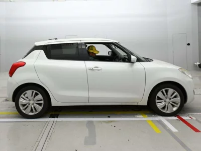 Suzuki SWIFT  с аукциона в Японии