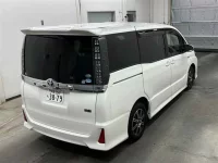 Toyota VOXY лот № 15185 оценка 3.5  с аукциона в Японии 4