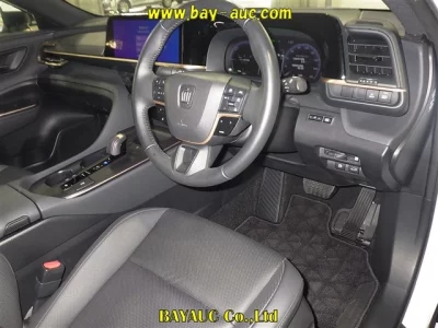 Toyota CROWN CROSSOVER