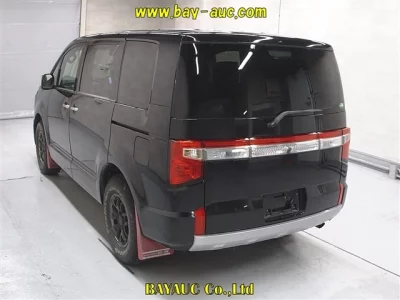 Mitsubishi DELICA D5