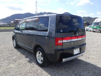 Mitsubishi DELICA D5
