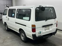 Toyota HIACE VAN лот № 85142 оценка 3.5  с аукциона в Японии 1