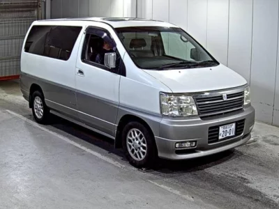 Nissan ELGRAND  с аукциона в Японии
