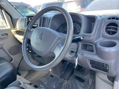 Mitsubishi MINICAB VAN