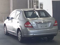 Nissan TIIDA LATIO лот № 4618 оценка 3  с аукциона в Японии 1