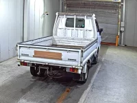 Mazda BONGO лот № 7049 оценка 3.5  с аукциона в Японии 3