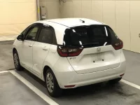Honda FIT лот № 5853 оценка 3.5  с аукциона в Японии 1
