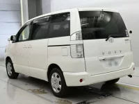 Toyota VOXY лот № 30183 оценка 3  с аукциона в Японии 5