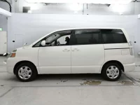 Toyota VOXY лот № 30183 оценка 3  с аукциона в Японии 3