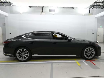 Lexus LS  с аукциона в Японии