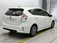 Toyota PRIUS ALPHA лот № 30200 оценка 4  с аукциона в Японии 1