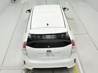 Toyota PRIUS ALPHA лот № 30200 оценка 4  с аукциона в Японии 7