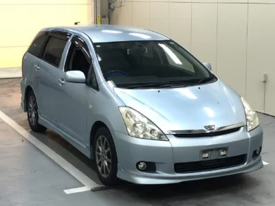 Toyota WISH  с аукциона в Японии