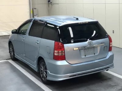 Toyota WISH  с аукциона в Японии