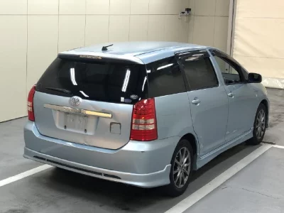 Toyota WISH  с аукциона в Японии