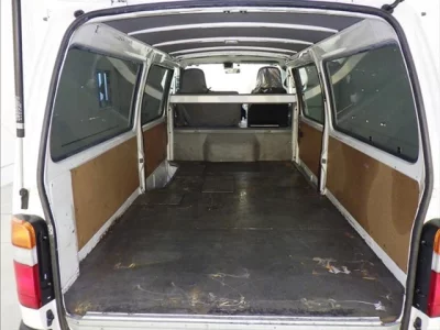 Toyota DYNA  с аукциона в Японии