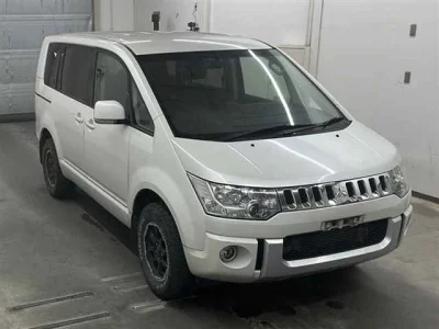 Mitsubishi DELICA D5  с аукциона в Японии