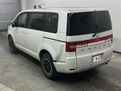 Mitsubishi DELICA D5  с аукциона в Японии