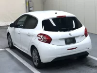 Peugeot 208 лот № 1091 оценка 3.5  с аукциона в Японии 1