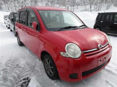 Toyota SIENTA  с аукциона в Японии