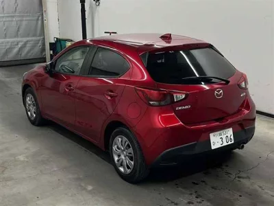 Mazda DEMIO  с аукциона в Японии
