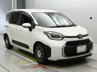 Toyota SIENTA лот № 30232 оценка 6  с аукциона в Японии 4